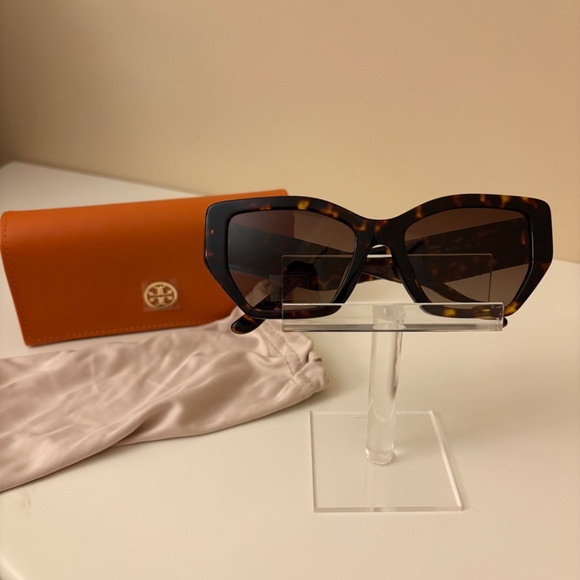 Tory Burch Sunglasses - Picture 3 of 7